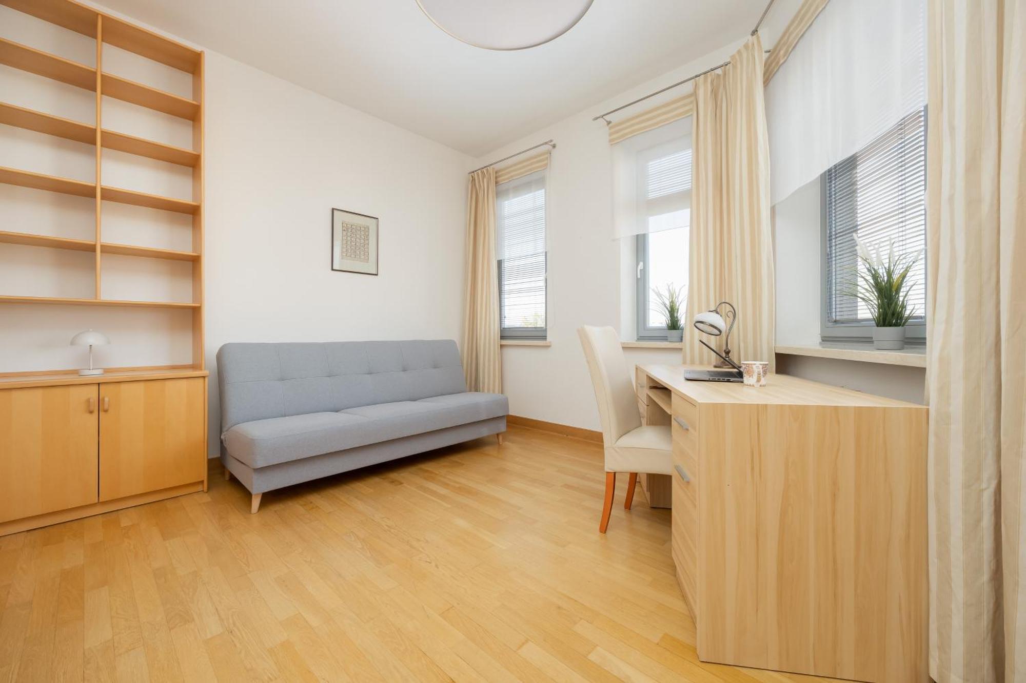 Family With Parking Mokotow By Renters Apartament
