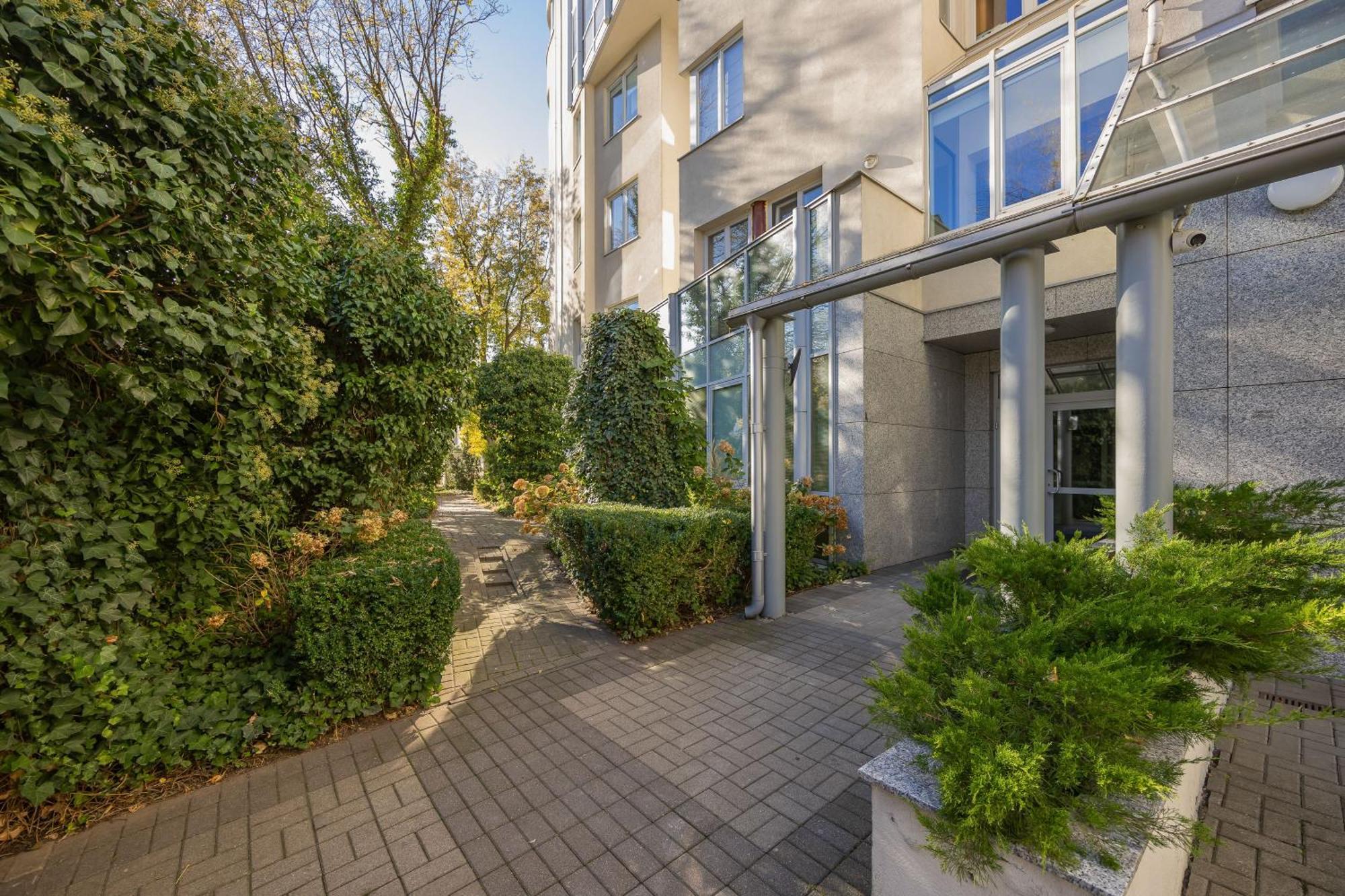 Family With Parking Mokotow By Renters Apartament Warszawa