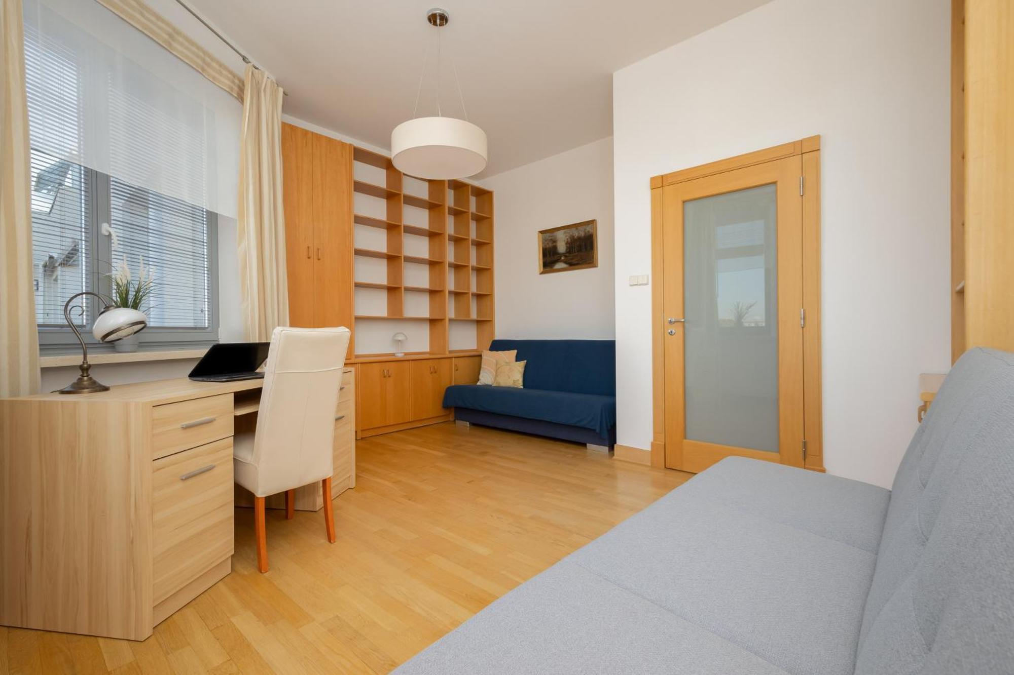 Family With Parking Mokotow By Renters *