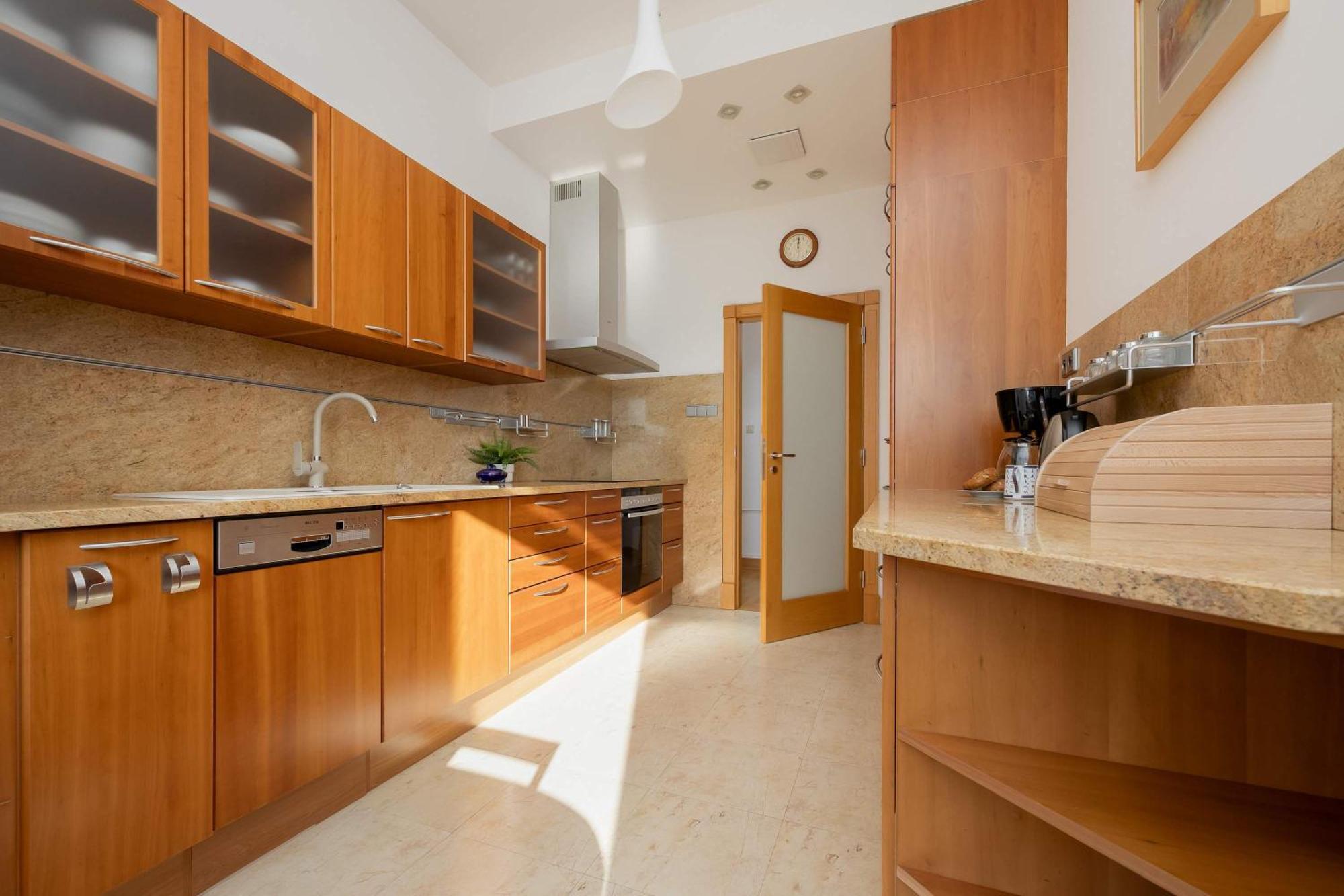 Family With Parking Mokotow By Renters